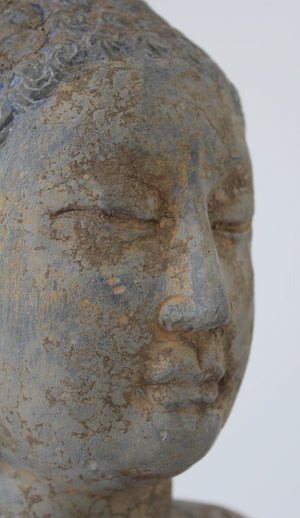 Buda Shakyamuni en piedra policromada, Dinastía Tang