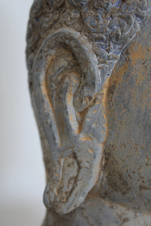 Buda Shakyamuni en piedra policromada, Dinastía Tang