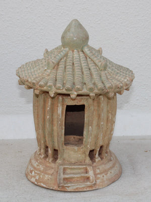 Maqueta de granero en cerámica Qingbai