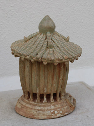 Maqueta de granero en cerámica Qingbai