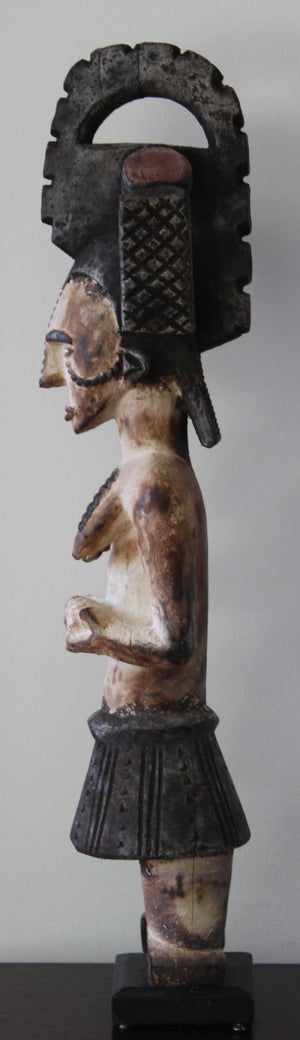 Reina Madre Igbo. Sociedad Mmwo