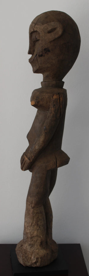 Figura Femenina Lobi Bateba