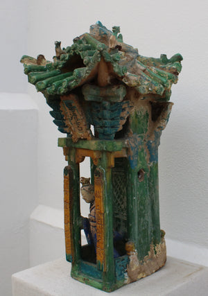 Pabellón funerario de cerámica vidriada 'Faua Sancai'