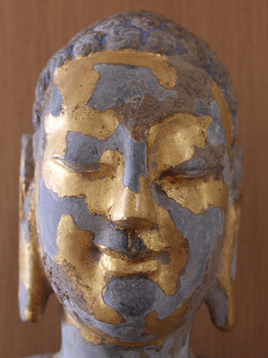 Buda y Bodhisattva en Piedra Tallada Dorada y Policromada