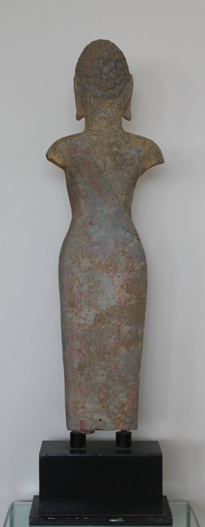 Buda Shakyamuni en piedra policromada, Dinastía Tang