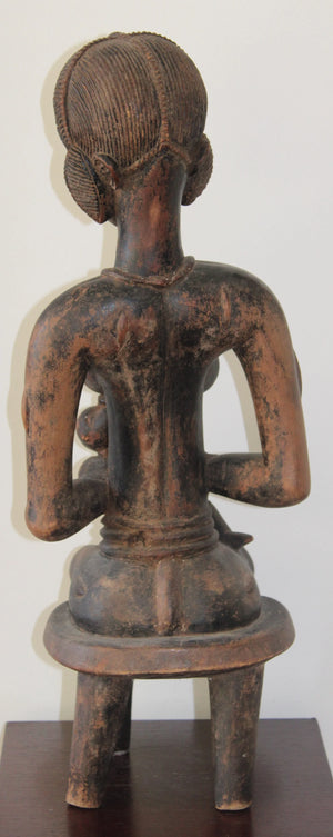 Maternidad sedente baulé