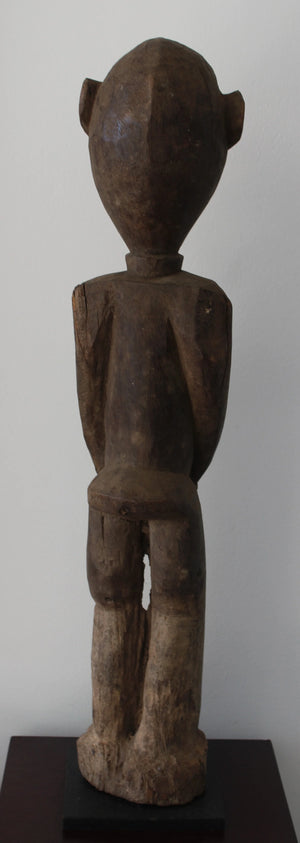 Figura Femenina Lobi Bateba