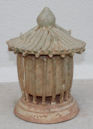 Maqueta de granero en cerámica Qingbai