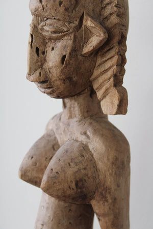 Estatua ritual Jonyeleni