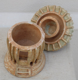 Maqueta de granero en cerámica Qingbai