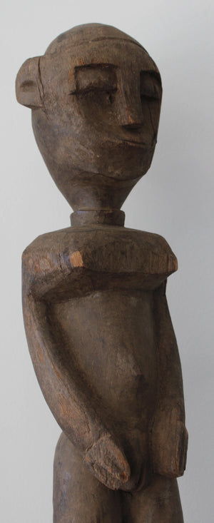 Figura Femenina Lobi Bateba