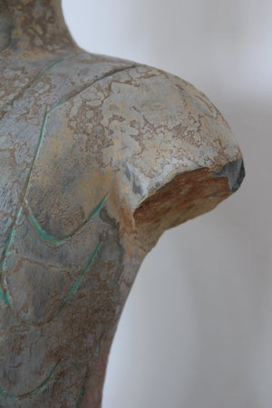 Buda Shakyamuni en piedra policromada, Dinastía Tang