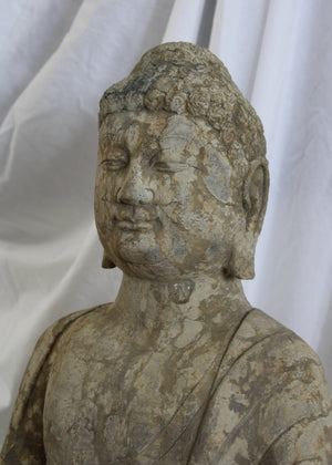 Buda de pie en piedra, dinastía Tang