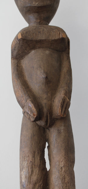 Figura Femenina Lobi Bateba