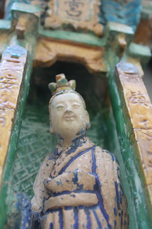 Pabellón funerario de cerámica vidriada 'Faua Sancai'
