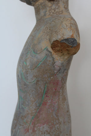 Buda Shakyamuni en piedra policromada, Dinastía Tang