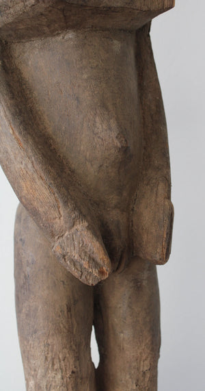 Figura Femenina Lobi Bateba