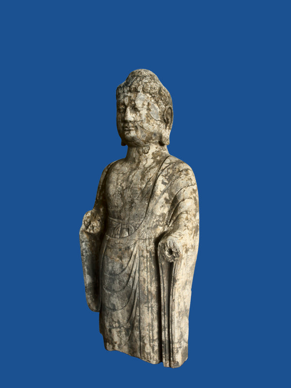 Buda de pie en piedra, dinastía Tang