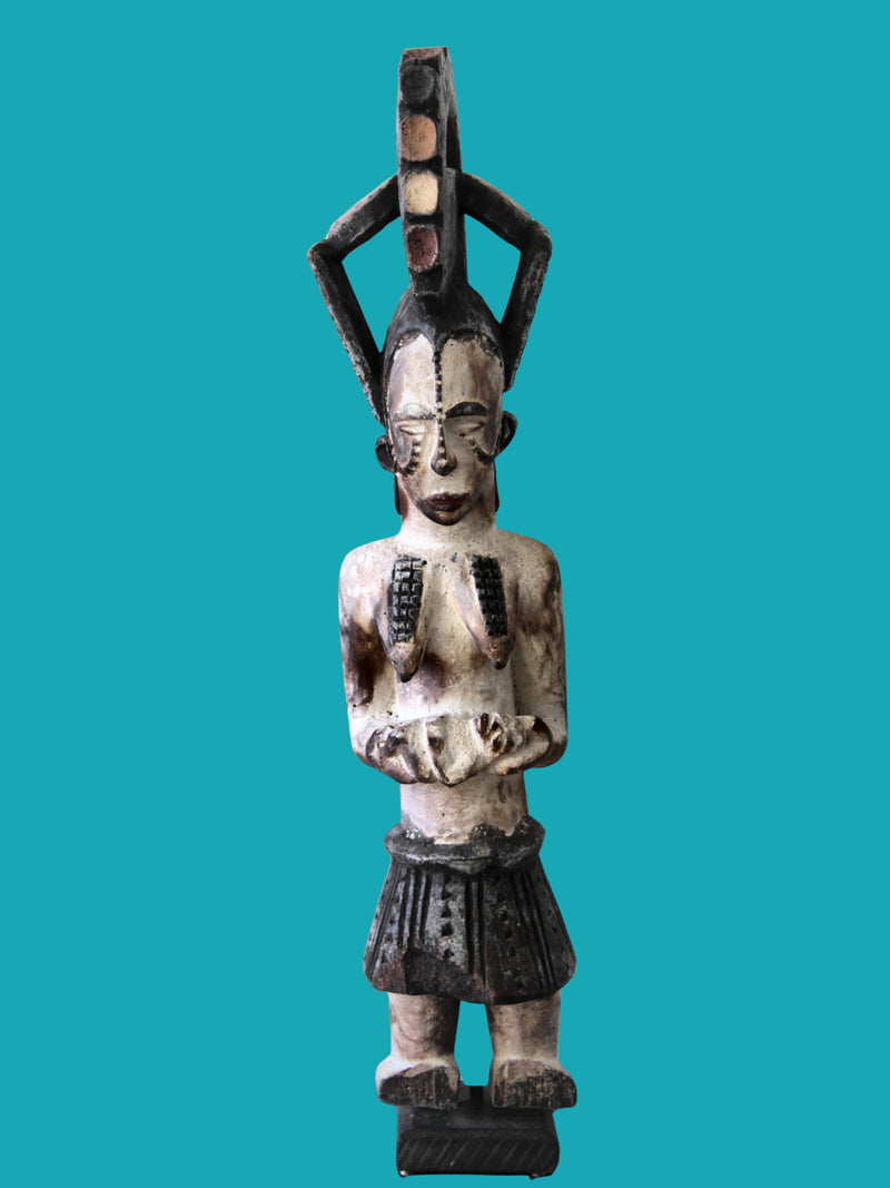 Estatua Femenina Reina Madre Igbo