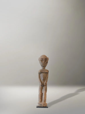 Figura Femenina Lobi Bateba