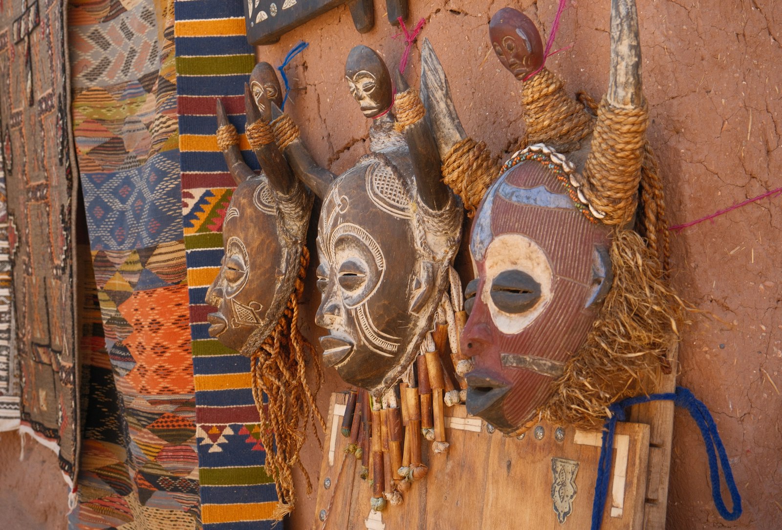 Arte Tribal Africano: Más Allá de la Decoración, un Universo de Significados