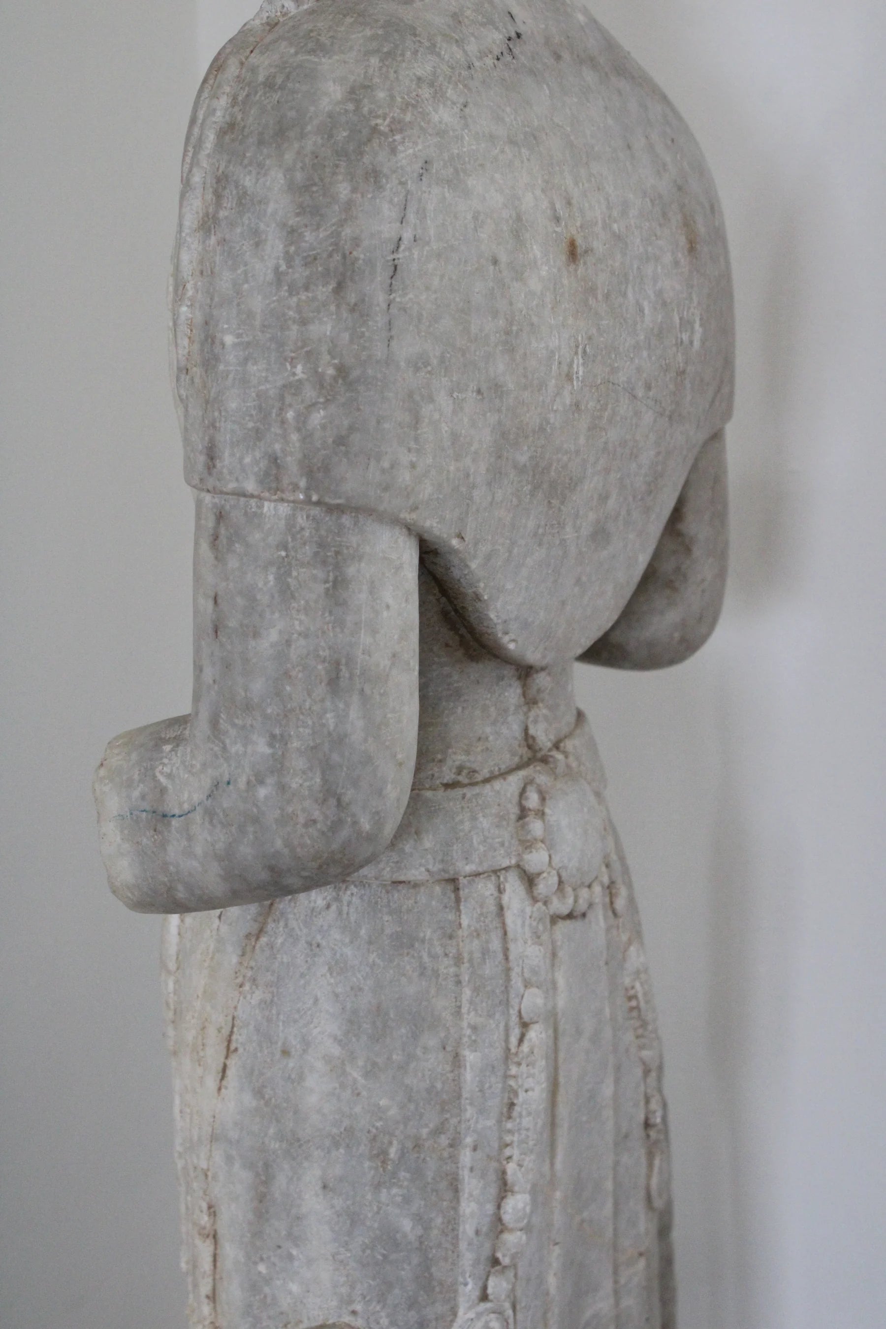 Escultura de Bodhisattva en Mármol