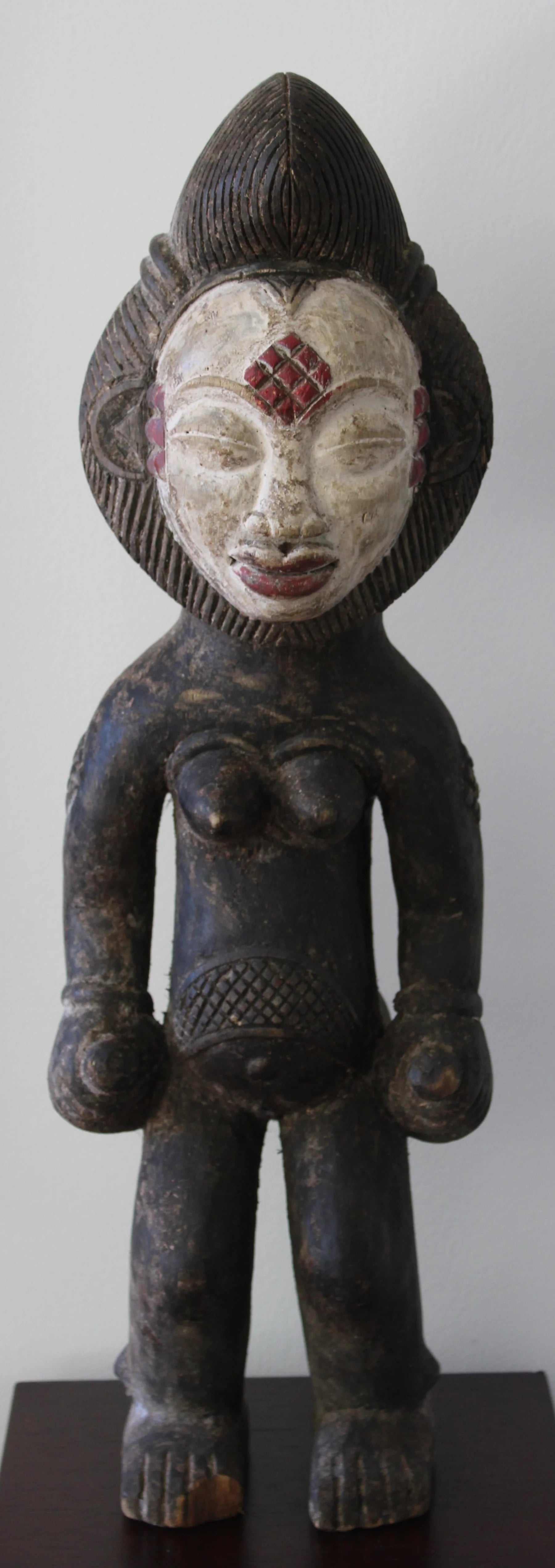 Escultura Punu de Ancestro Femenino