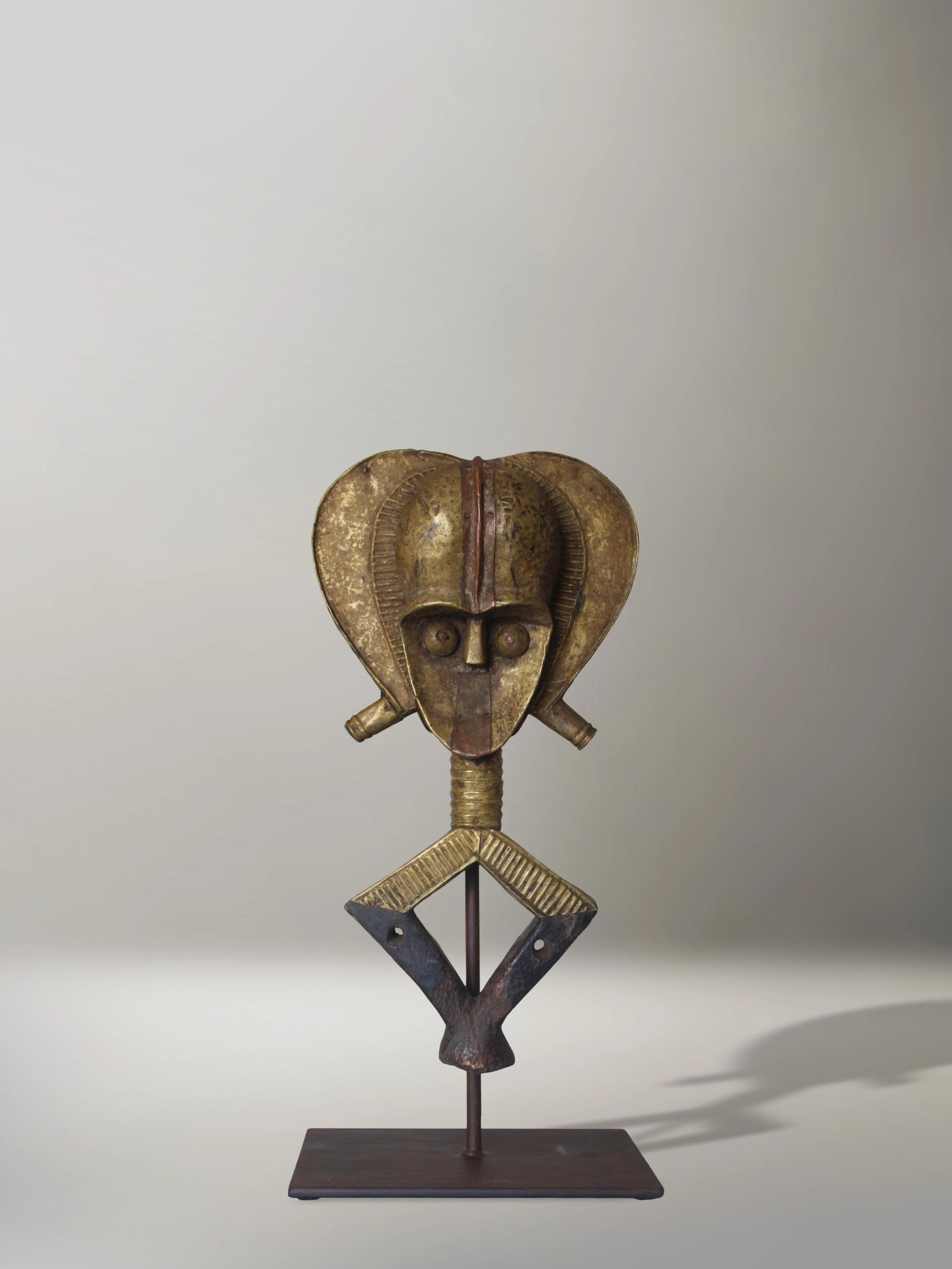 Estatua Relicario Kota Mbulu-Ngulu